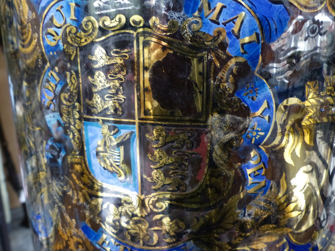 A LARGE VICTORIAN GILT AND POLYCHROME DECORATED GLASS APOTHECARY JAR WITH COVER, ORDER OF THE GARTER - Image 5 of 26
