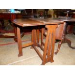 AN ARTS AND CRAFTS OAK SMALL COTTAGE GATELEG TABLE LABELLED GOODYERS, REGENT STREET. 87 x 67cms. (