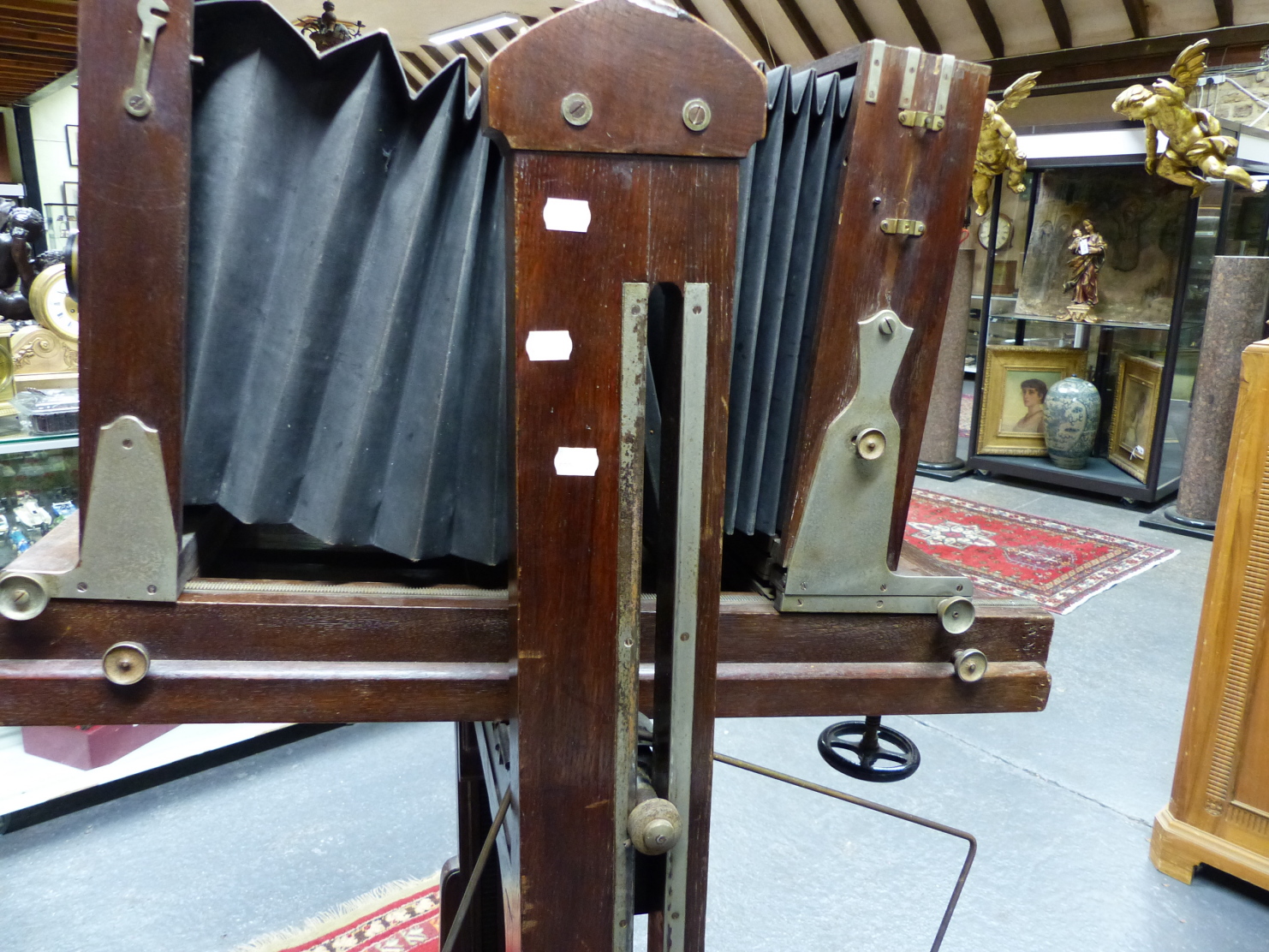 AN EARLY 20th.C.PHOTOGRAPHIC STUDIO PORTRAIT FULL PLATE CAMERA ON ADJUSTABLE STAND, LABELLED RAACO - Image 33 of 43