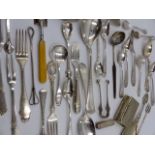 AN ASSORTMENT OF SILVER HALLMARKED, DANISH MARKED AND OTHER FLATWARE ETC. TOTAL WEIGHT ALL IN 34ozs.