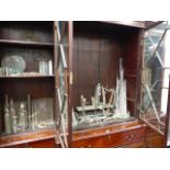 A LARGE QUANTITY OF SCIENTIFIC AND LABORATORY GLASSWARES. (QTY)