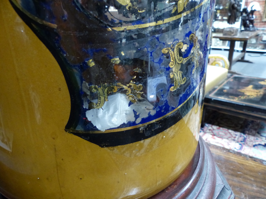 A LARGE VICTORIAN GILT AND POLYCHROME DECORATED GLASS APOTHECARY JAR WITH COVER, ORDER OF THE GARTER - Image 17 of 26