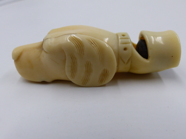 AN ANTIQUE CARVED IVORY WHISTLE IN THE FORM OF A DOG'S HEAD. W.6.5cms. - Bild 10 aus 10