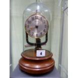 A BOULLE TYPE 800 DAY ANNIVERSARY DESK CLOCK UNDER GLASS DOME ON MAHOGANY PLINTH ENCLOSING BATTERY