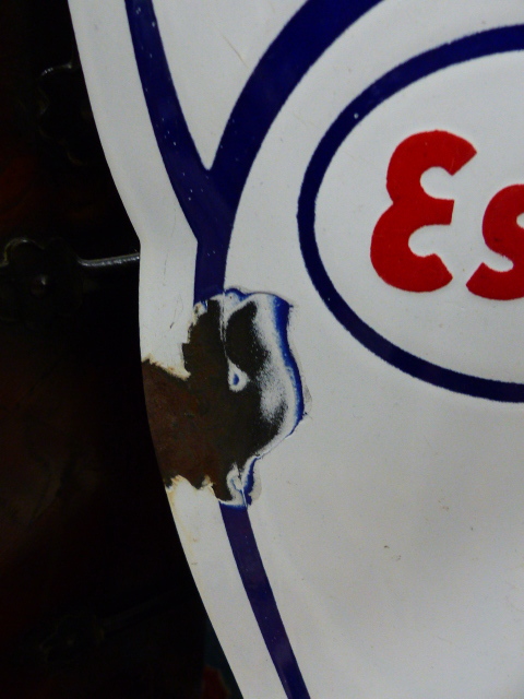 AN UNUSUAL SHAPED ESSO ENAMEL ADVERTISING SIGN 80 CM HIGH - Bild 3 aus 7