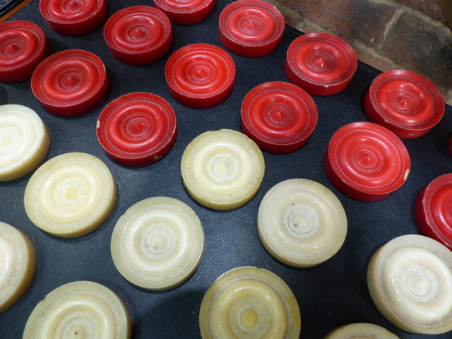 THREE ANTIQUE CARVED AND STAINED IVORY AND BONE BOARD GAME PIECES, TWO CHESS SETS AND A SET OF - Image 4 of 86