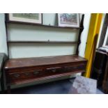 AN 18th/19th.C. PINE COUNTRY KITCHEN DRESSER BASE WITH THREE DRAWERS AND ASSOCIATED PLATE RACK. W.