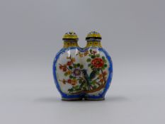 A CHINESE CANTON ENAMEL TWIN FORM SNUFF BOTTLE DECORATED IN THE FAMILLE ROSE PALETTE WITH