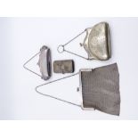 ONE SILVER HALLMARKED MESH EVENING BAG DATED 1919 TOGETHER WITH A EPNS CLUTCH BAG, A WHITE METAL