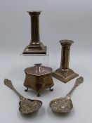 A PAIR OF SILVER SHORT CANDLESTICKS, 1902 BIRMINGHAM, WILLIAM AITKEN, TOGETHER WITH A SILVER TRINKET