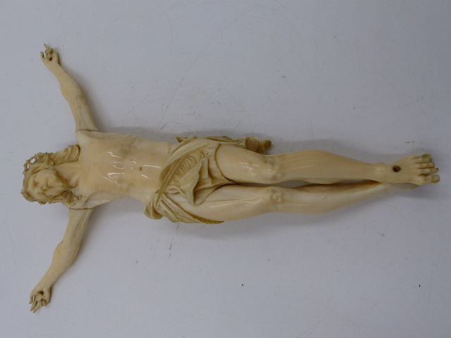 AN ANTIQUE CARVED IVORY CORPUS CHRISTI. H.22cms. - Bild 2 aus 20