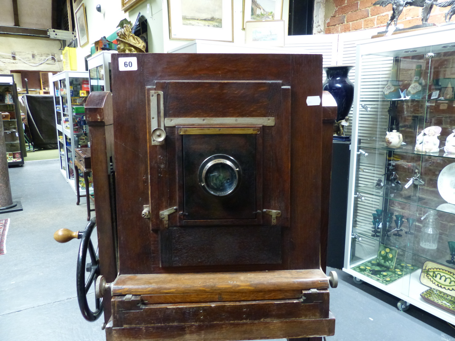 AN EARLY 20th.C.PHOTOGRAPHIC STUDIO PORTRAIT FULL PLATE CAMERA ON ADJUSTABLE STAND, LABELLED RAACO - Image 23 of 43