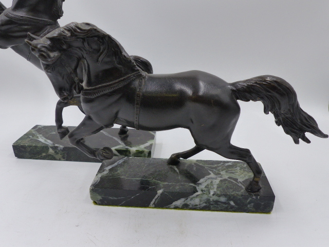 TWO ITALIAN GRAND TOUR BRONZE FIGURES OF PRANCING HORSES ON LATER MARBLE BASES. OVERALL H.24cms - Bild 3 aus 31