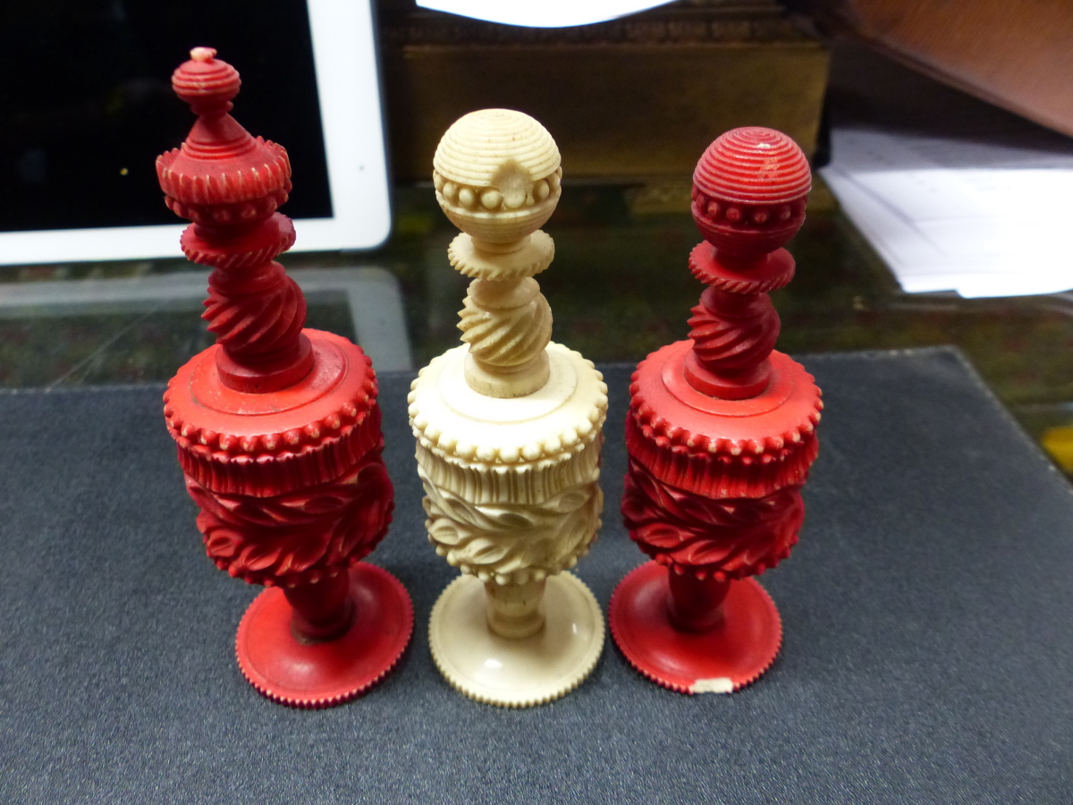 THREE ANTIQUE CARVED AND STAINED IVORY AND BONE BOARD GAME PIECES, TWO CHESS SETS AND A SET OF - Image 67 of 86