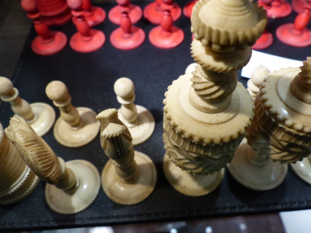 THREE ANTIQUE CARVED AND STAINED IVORY AND BONE BOARD GAME PIECES, TWO CHESS SETS AND A SET OF - Image 58 of 86