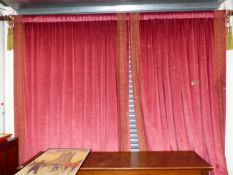 A PAIR OF CRUSHED VELVETY DRAPES COMPLETE WITH POLE AND TIE BACKS, EACH CURTAIAN 3 X 2 METRES