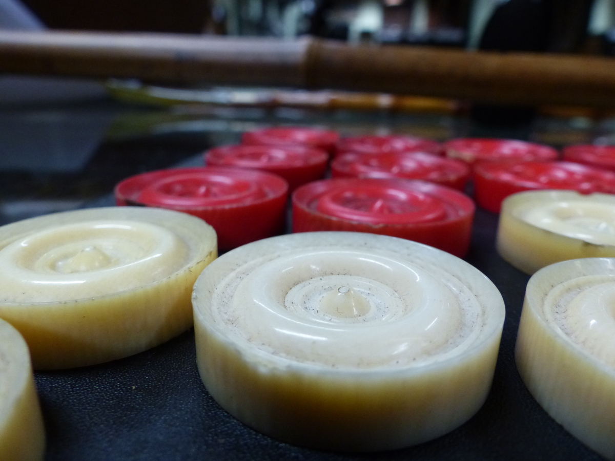 THREE ANTIQUE CARVED AND STAINED IVORY AND BONE BOARD GAME PIECES, TWO CHESS SETS AND A SET OF - Image 78 of 86