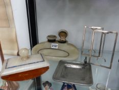 TWO HALLMARKED SILVER PHOTO FRAMES, AN ART DECO MARBLE DESK STAND AND BLOTTER TOGETHER WITH A PIN