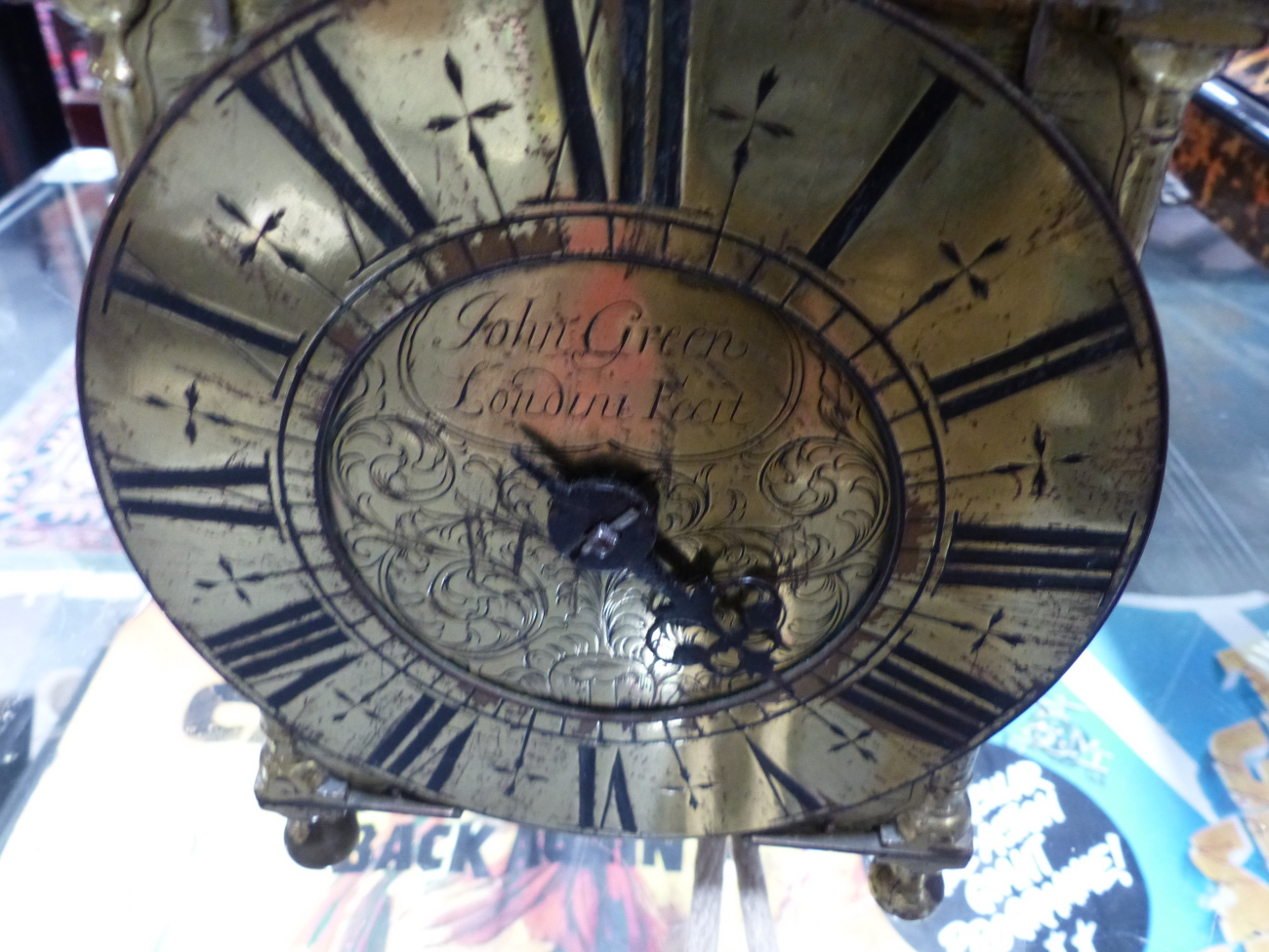 AN EARLY LANTERN CLOCK IN BRASS FRAME CASE. 6.5" DIAL SIGNED JOHN GREEN FECIT, LONDON MOUNTED ON - Image 3 of 40