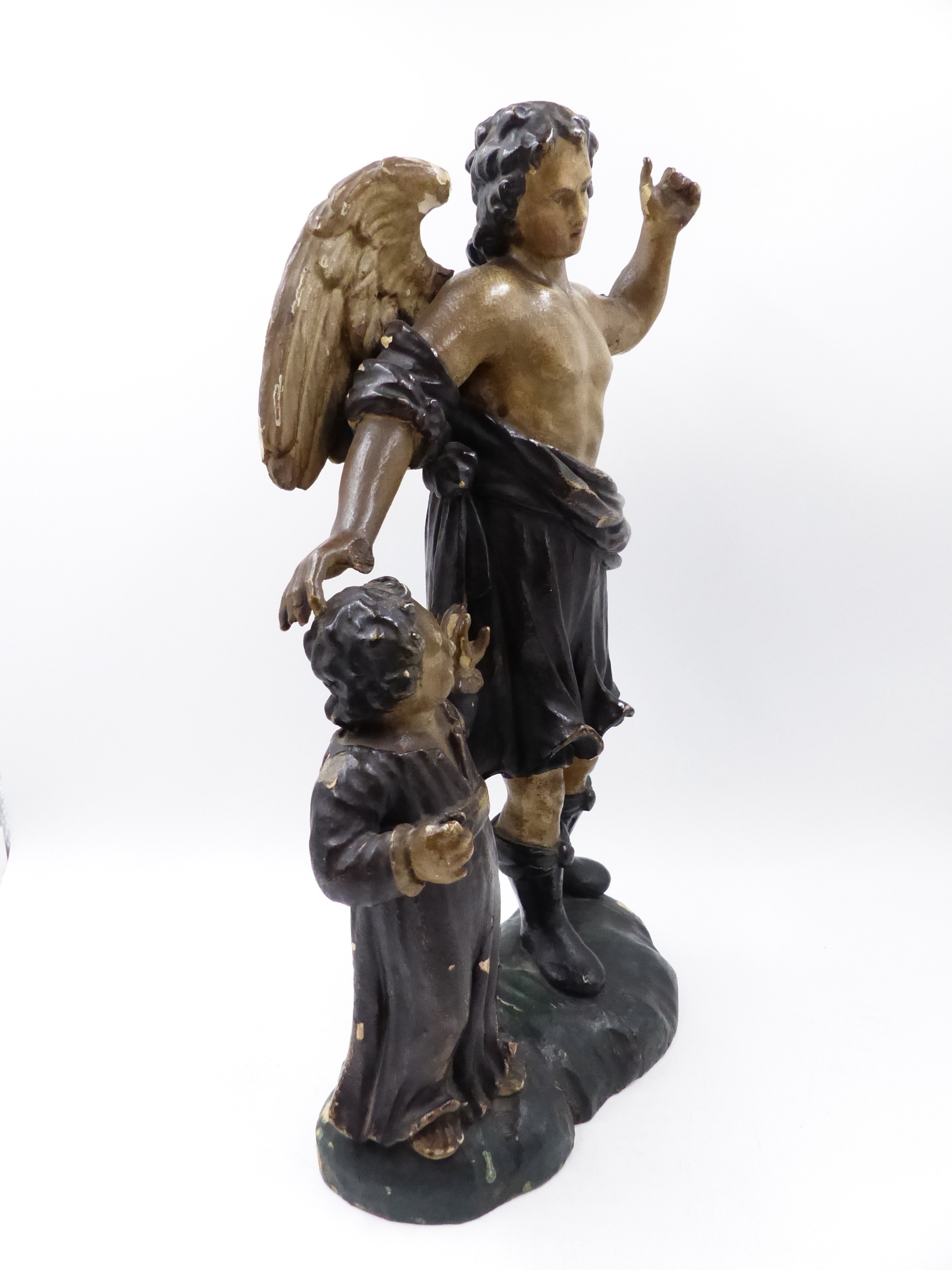 AN EARLY CARVED POLYCHROMED CONTINENTAL STANDING FIGURE OF AN ANGEL WITH A CHILD. H.38.5cms. - Bild 8 aus 25