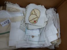 VARIOUS VINTAGE TABLE LINENS AND TOWELS, MANY WITH LACEWORK EDGES AND INSETS.