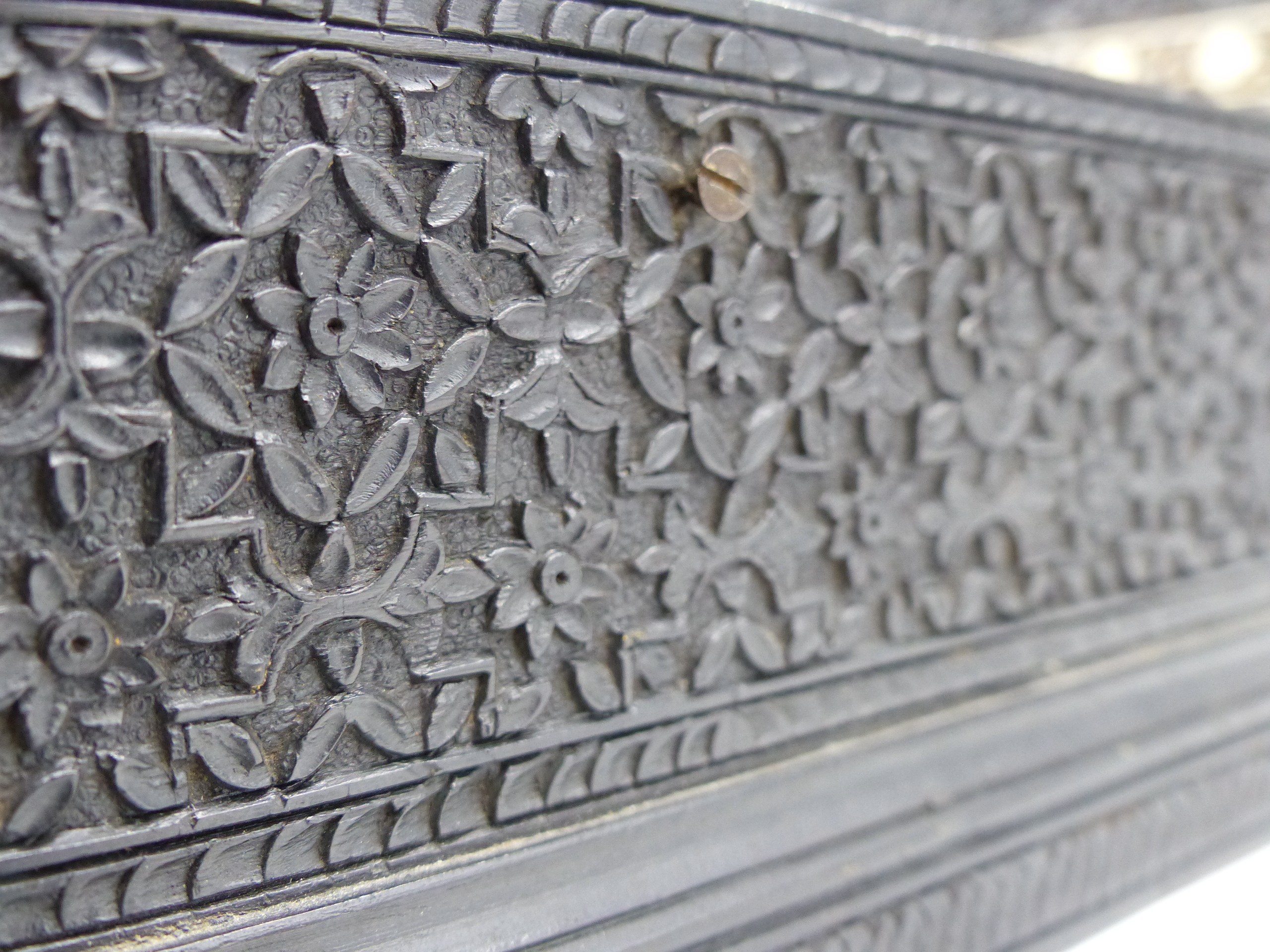 A CARVED INDO COLONIAL HARDWOOD LIFT TOP DRESSING CASE WITH OVERALL INTRICATE FOLIATE DECORATION, - Image 12 of 17