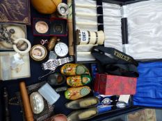 A QUANTITY OF VINTAGE COLLECTABLES TO INCLUDE A SILVER MOUNTED PEPPER GRINDER, A SILVER TEETHING