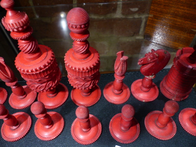 THREE ANTIQUE CARVED AND STAINED IVORY AND BONE BOARD GAME PIECES, TWO CHESS SETS AND A SET OF - Image 53 of 86