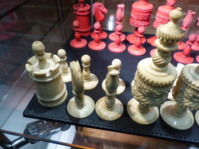 THREE ANTIQUE CARVED AND STAINED IVORY AND BONE BOARD GAME PIECES, TWO CHESS SETS AND A SET OF - Image 11 of 86