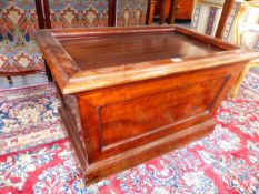 A 19th.C.MAHOGANY OPEN TOP WINE COOLER WITH LATER INSET TOP, PANELLED FORM ON PLINTH BASE. W.81cms.