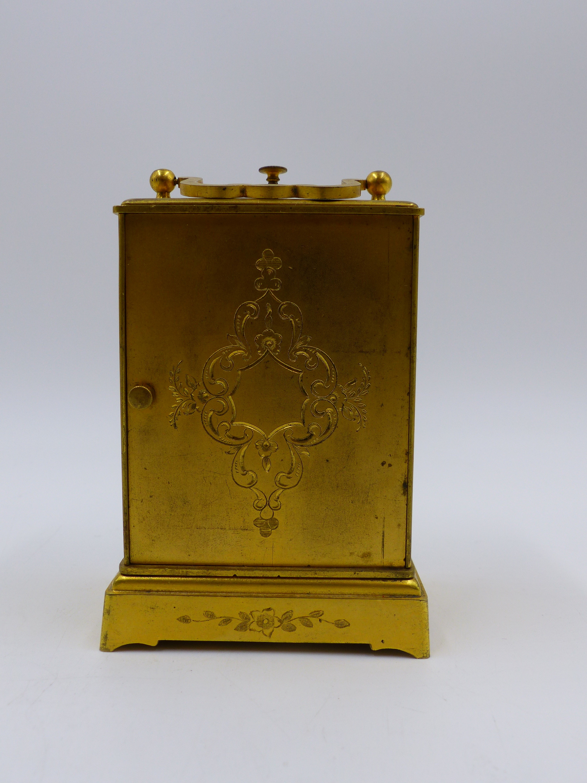 A SMALL GILT BRASS CASED DRESSING TABLE OR BEDSIDE CLOCK WITH ALARM AND PUSH 1/4 REPEAT BELL - Image 3 of 9