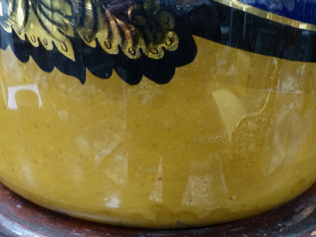 A LARGE VICTORIAN GILT AND POLYCHROME DECORATED GLASS APOTHECARY JAR WITH COVER, ORDER OF THE GARTER - Image 9 of 26