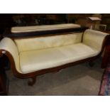 A LARGE REGENCY STYLE OAK FRAME SALON SETTEE/DAY BED WITH DETACHABLE BACK. W.210cms.