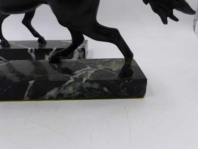 TWO ITALIAN GRAND TOUR BRONZE FIGURES OF PRANCING HORSES ON LATER MARBLE BASES. OVERALL H.24cms - Bild 13 aus 31