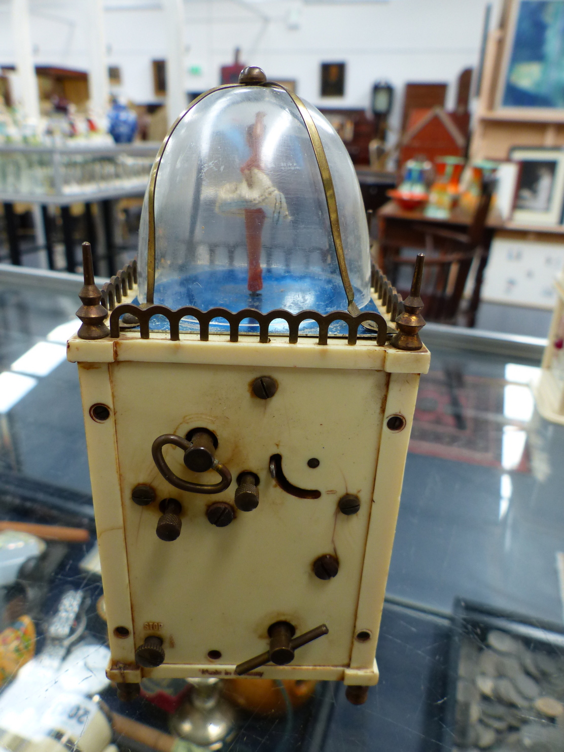 A RARE BAKELITE CLOCK AUTOMATON TOGETHER WITH VARIOUS NOVELTY CLOCKS,ETC - Image 19 of 34