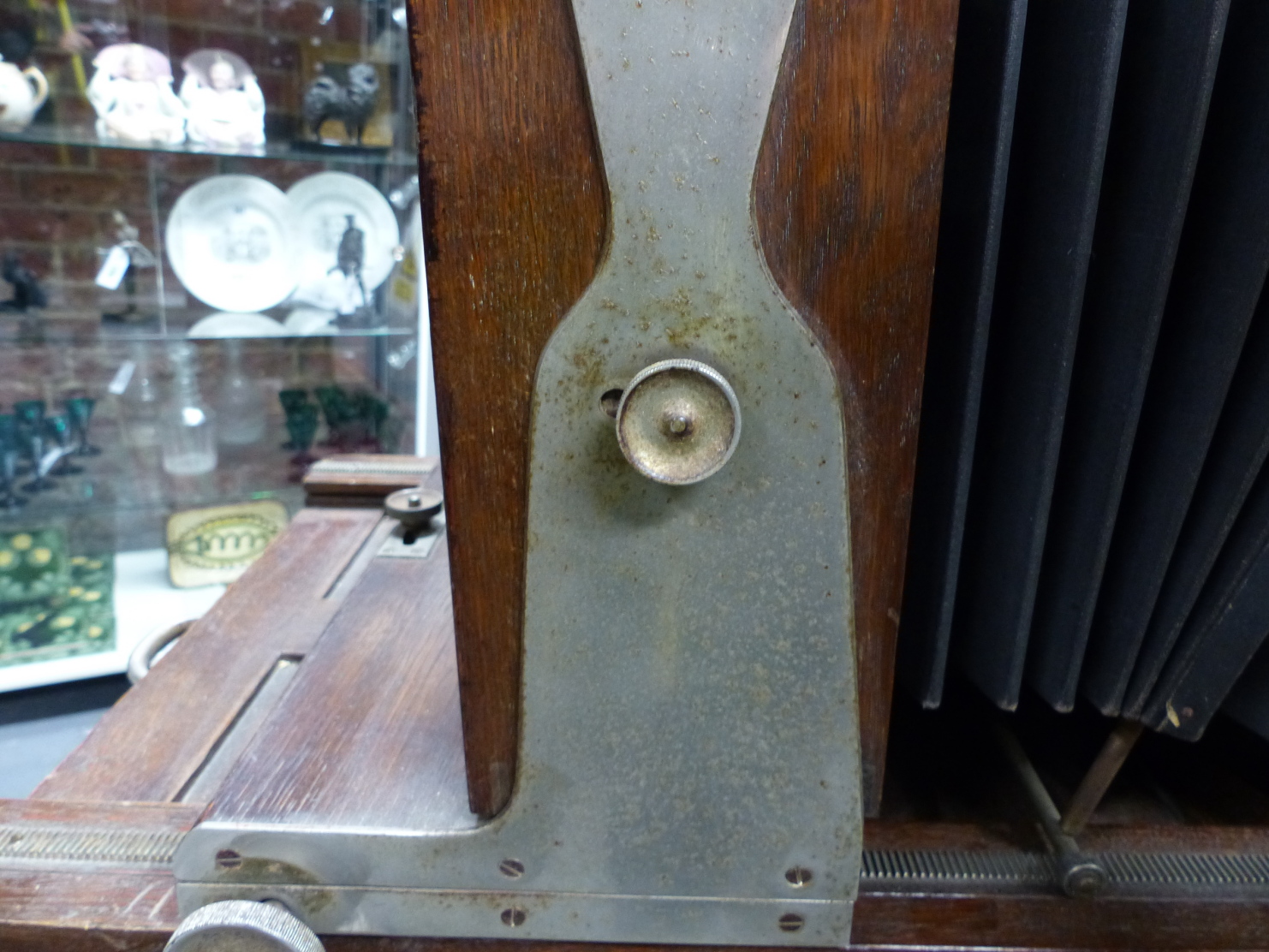 AN EARLY 20th.C.PHOTOGRAPHIC STUDIO PORTRAIT FULL PLATE CAMERA ON ADJUSTABLE STAND, LABELLED RAACO - Image 14 of 43