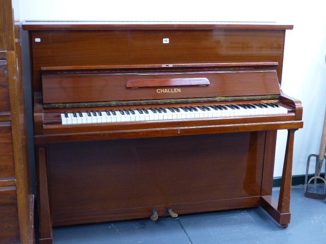 A GOOD QUALITY UPRIGHT PIANO BY CHALLEN.