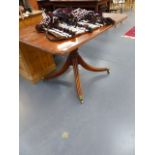 A SMALL LATE GEORGIAN MAHOGANY TILT TOP BREAKFAST TABLE.