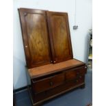 A GEORGIAN MAHOGANY LINEN PRESS.