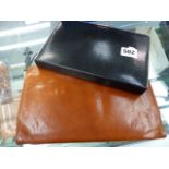 TWO VINTAGE LEATHER LADIES CLUTCH BAGS.