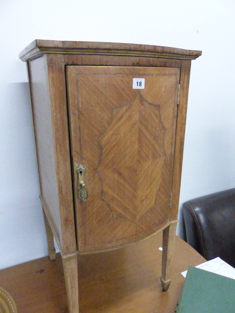 AN EDWARDIAN INLAID BEDSIDE CABINET.