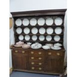 AN 18th.C.COUNTRY COTTAGE OAK DRESSER AND ASSOCIATED PLATE RACK.