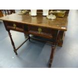 AN 18th.C.OAK SIDE TABLE.