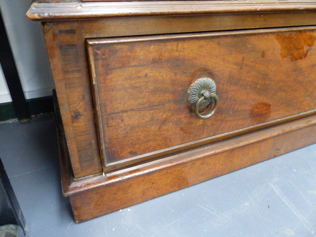 AN EARLY 19th.C.MAHOGANY WARDROBE. - Image 8 of 16