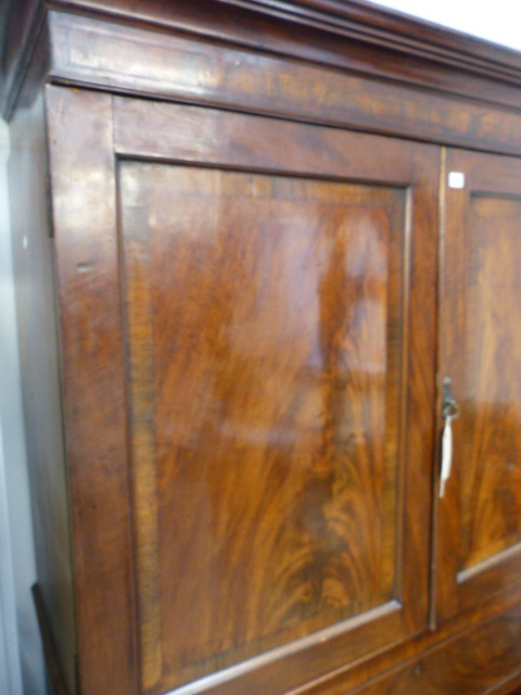 AN EARLY 19th.C.MAHOGANY WARDROBE. - Image 3 of 16