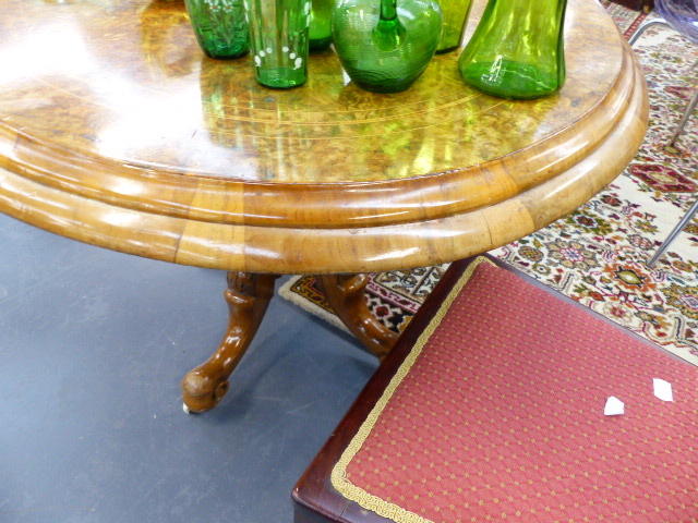 A VICTORIAN BURR WALNUT BREAKFAST TABLE. - Image 9 of 12