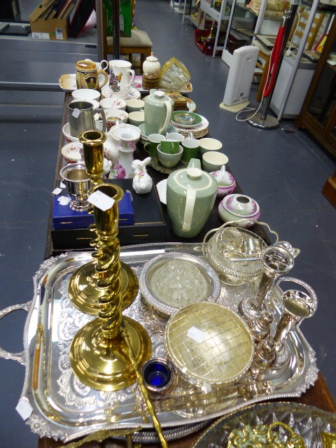 A QTY OF ASSORTED CHINAWARES, PLATED ITEMS,ETC.