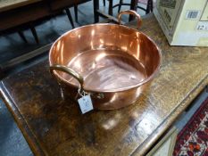 A 19th.C.COPPER TWIN HANDLED COOKING PAN.