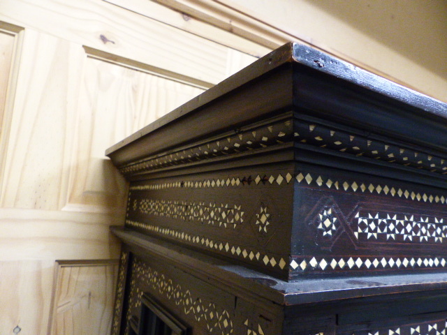 A COLONIAL MOORISH STYLE HARDWOOD AND INLAID GLAZED DISPLAY VITRINE CABINET. W.112 x H.175cms. - Image 31 of 48