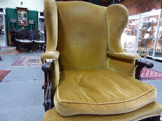 A GOOD QUALITY EARLY 20th.C. GEORGIAN STYLE WING BACK ARMCHAIR. W.69 x H. 110cms. - Image 3 of 6